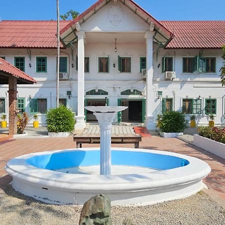 สบายดีเกสท์เฮาส์ Hotel หลวงพระบาง ภายนอก รูปภาพ