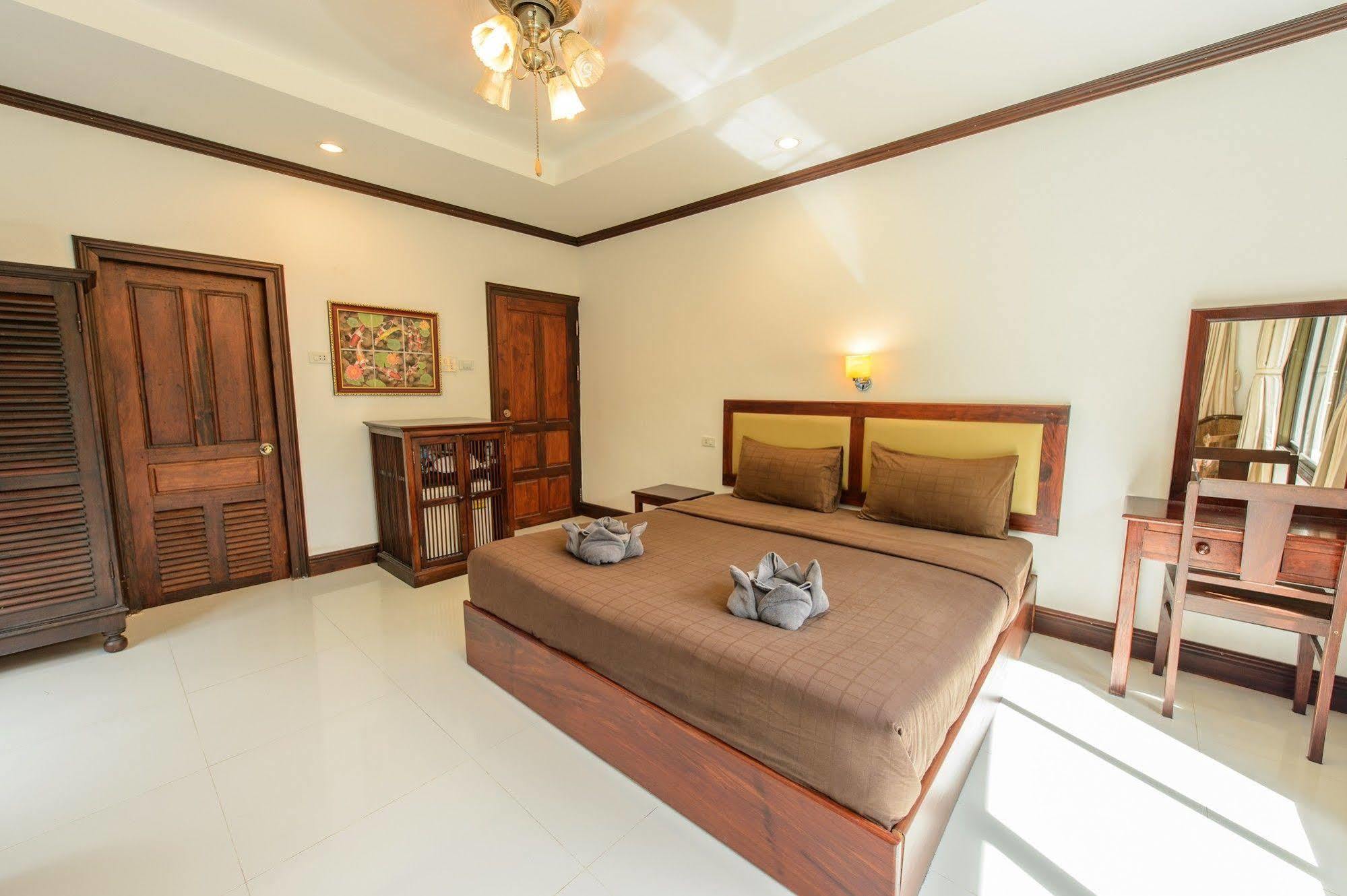 สบายดีเกสท์เฮาส์ Hotel หลวงพระบาง ภายนอก รูปภาพ