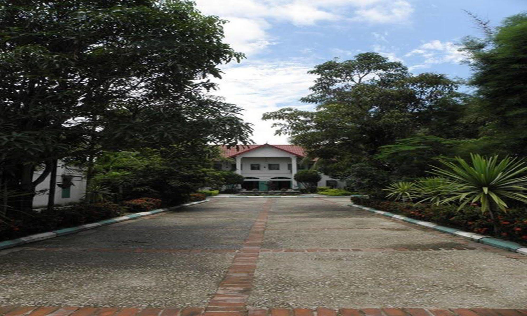 สบายดีเกสท์เฮาส์ Hotel หลวงพระบาง ภายนอก รูปภาพ